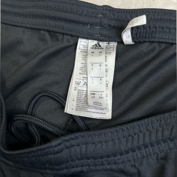 Adidas shorts - Picture 5 of 7